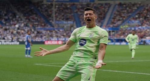 32 دقيقة كانت كافية.. ليفاندوفسكي يمطر شباك ألافيس في الدوري الإسباني (فيديو)